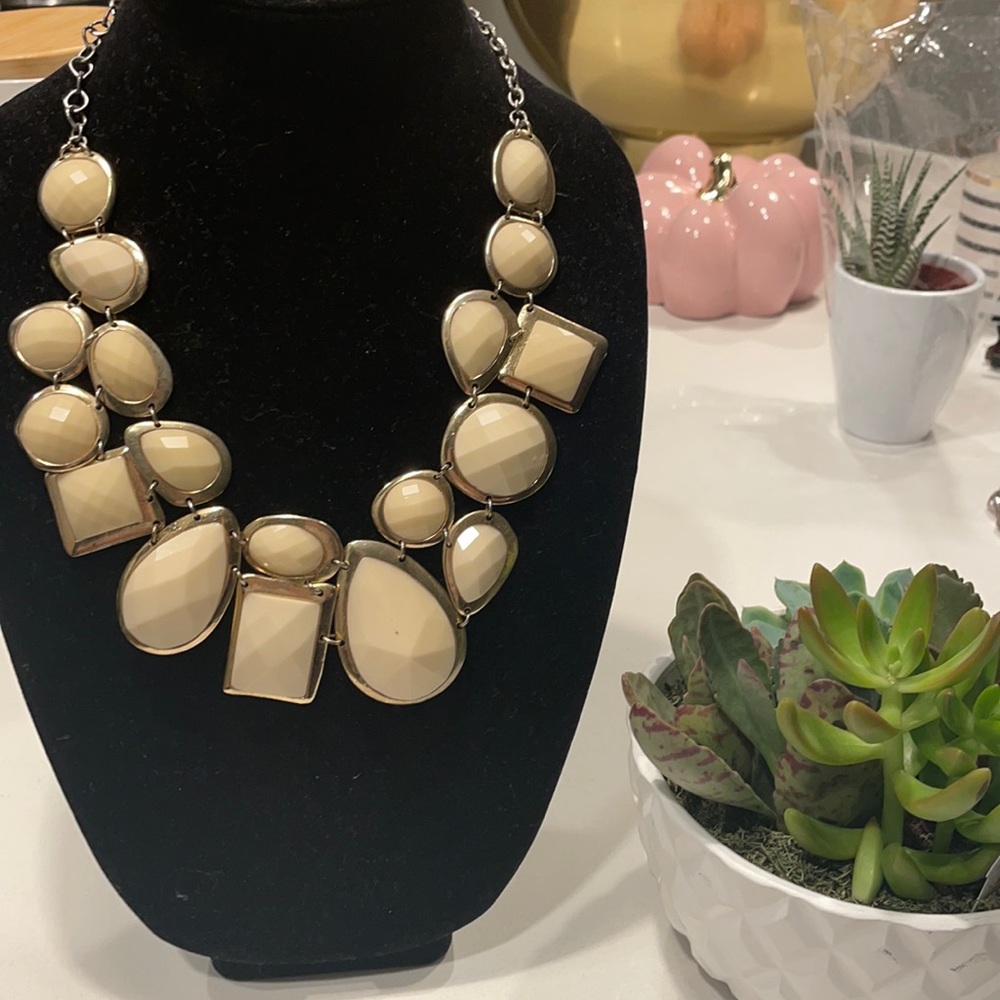Off white statement necklace
